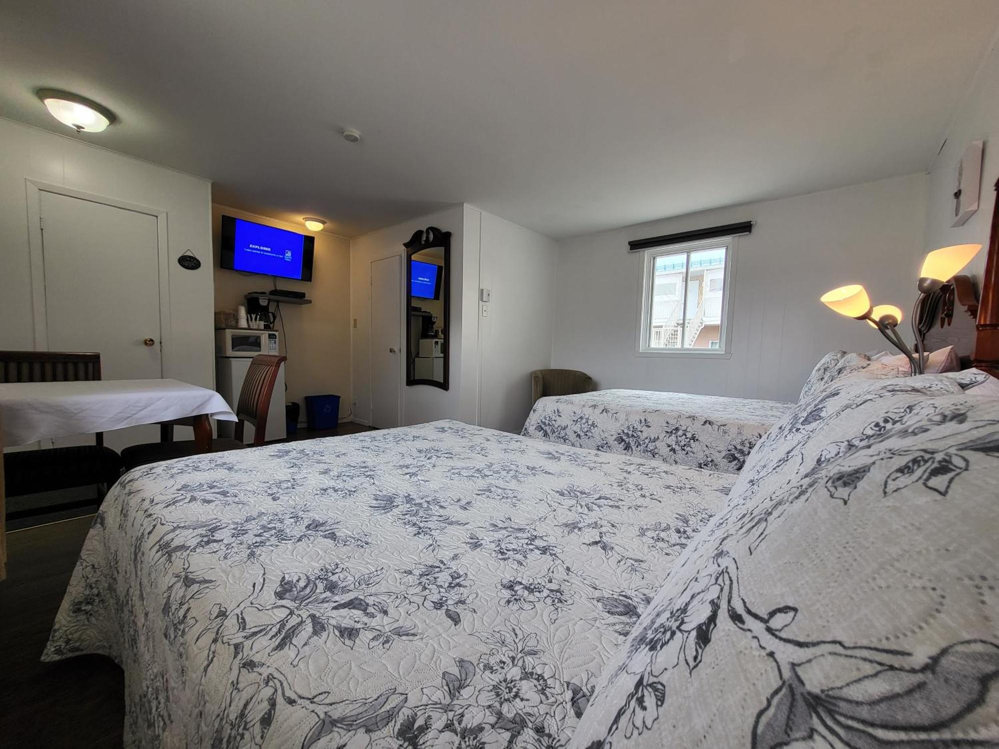 Motel Deblois Sainte-Anne-de-Beaupré Zimmer foto